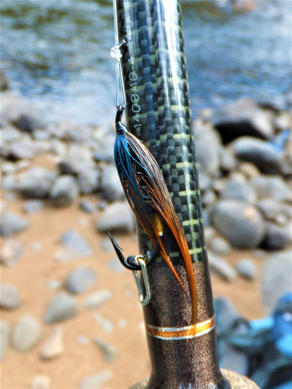 Thunder and lighting fly for salmon